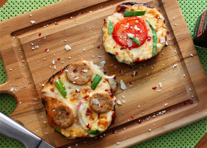 20+ retete de toamna (sanatoase si gustoase) 15 mini-pizza-cu-crusta-din-ciuperci